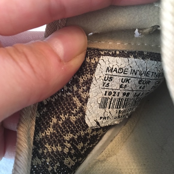 🌟 Yeezy Boosts 🌟 - Picture 4 of 6